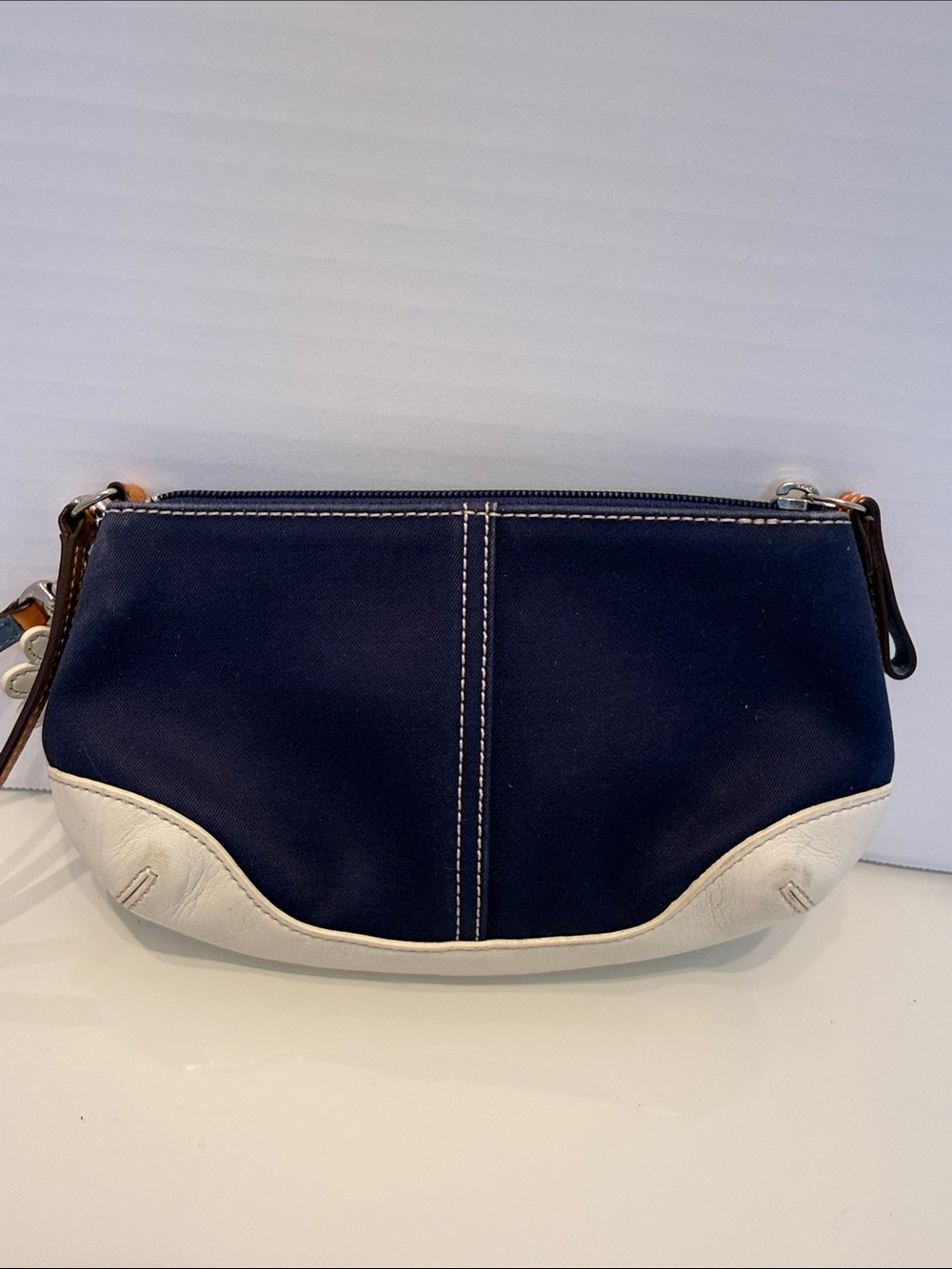 Coach Navy and White Wristlet with Daisy Charm - Picture 6 of 8